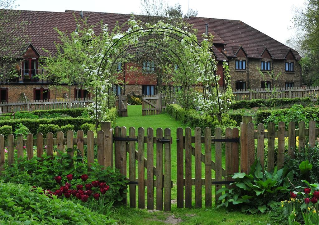 Best Western Plus Grim'S Dyke Hotel Harrow Exterior photo